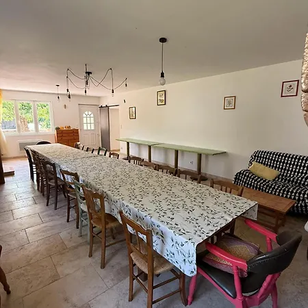 Grande Maison A Avec Piscine Сasa de vacaciones Richerenches