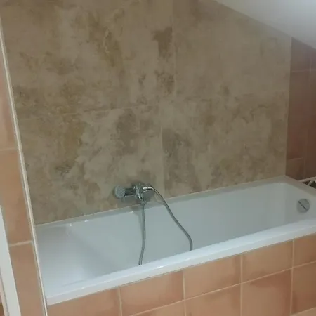 Grande Maison A Avec Piscine *